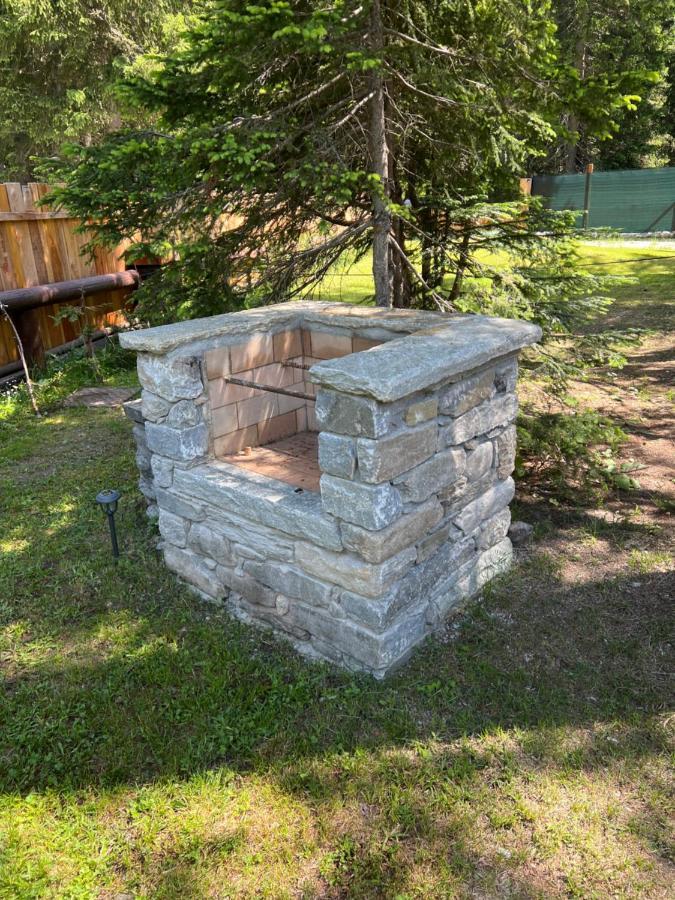 Wildhomes Wild Wolf Lodge Κουρμαγιέρ Εξωτερικό φωτογραφία